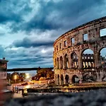 Andreas - Amphitheater With Free Parking- Апартаменты *