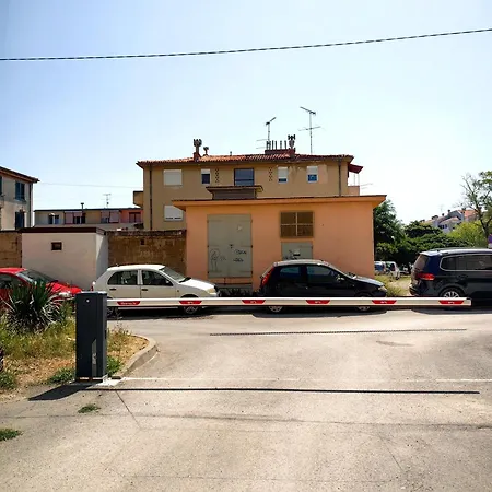 Andreas - Amphitheater With Free Parking- Apartamento Pula