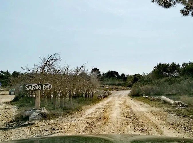 Andreas - Amphitheater With Free Parking- 아파트 풀라